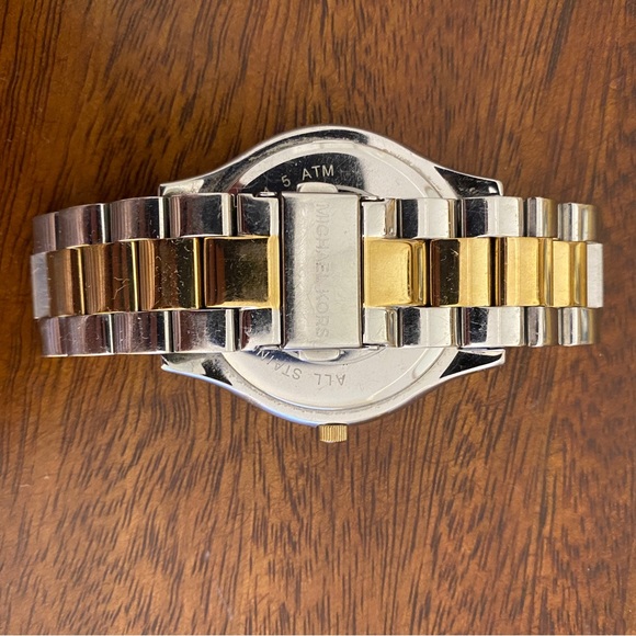 Michael Kors watch - Picture 2 of 2